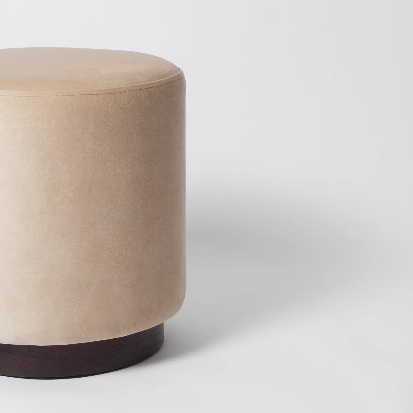 Fell Cream velvet pouffe - Image 2