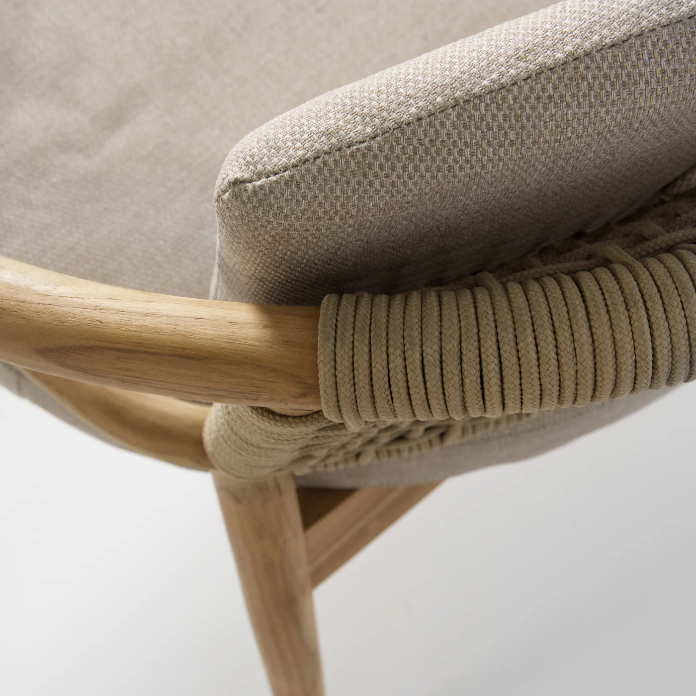 Hugge Outdoor Lounge Chair - Image 6