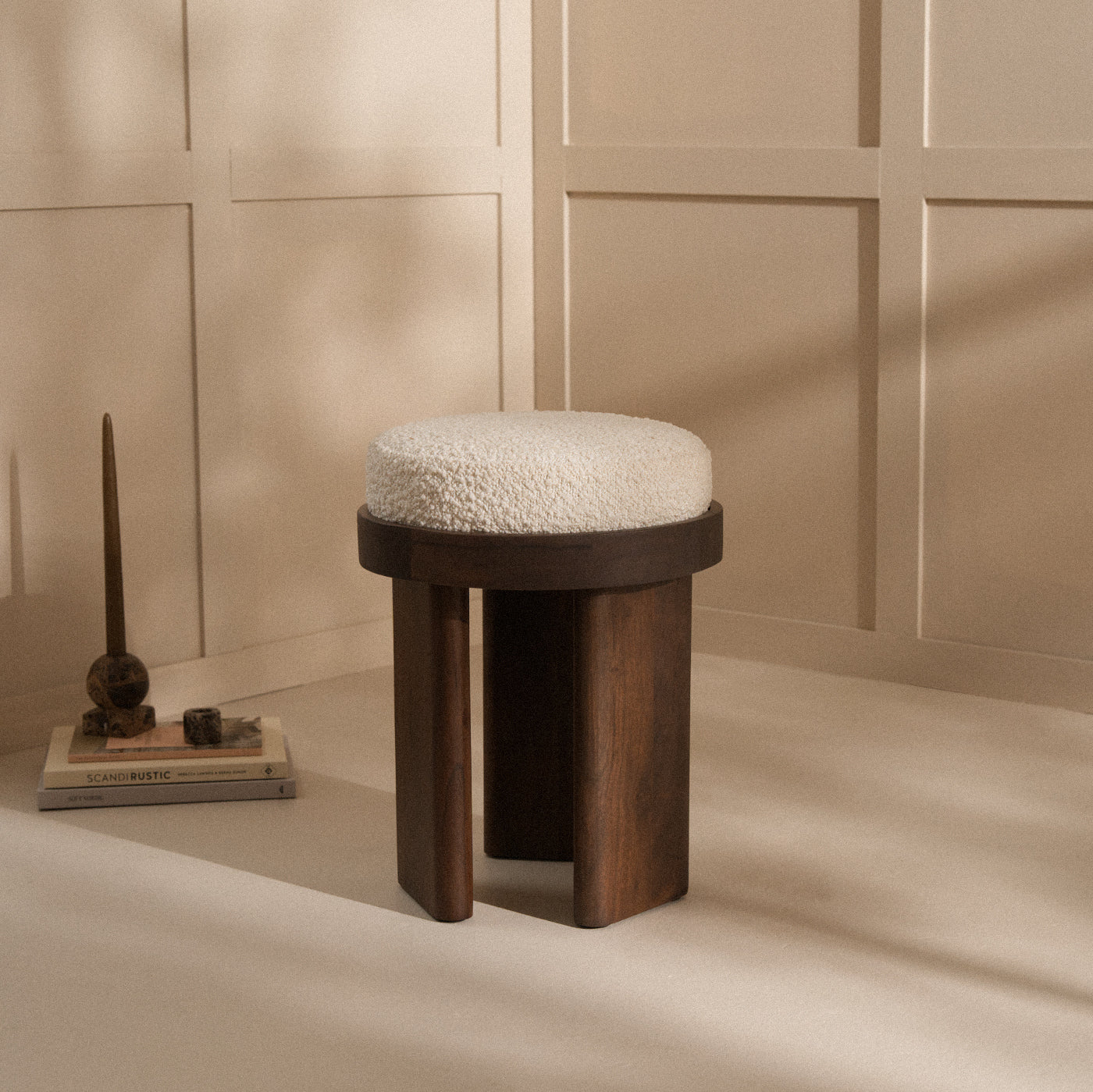 Kenji Boucle Pouffe