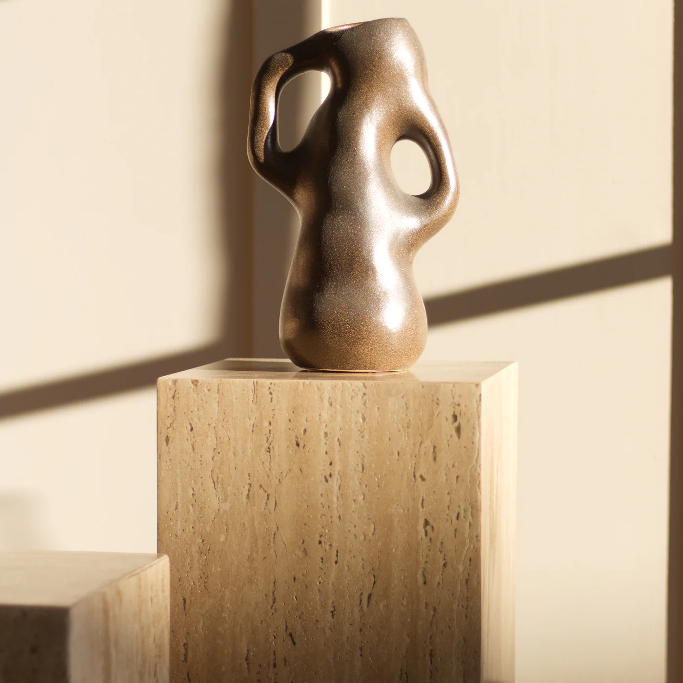 Kumi Travertine Plinth - Image 6