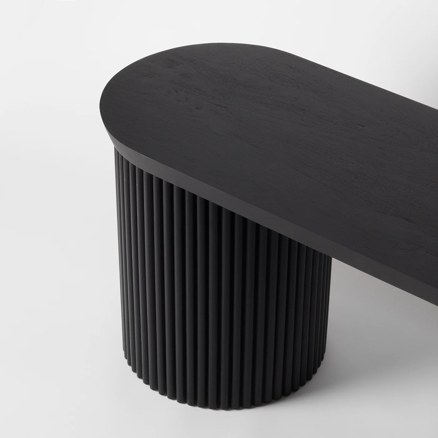 Larsen Long Black Bench Ribbed - Image 3