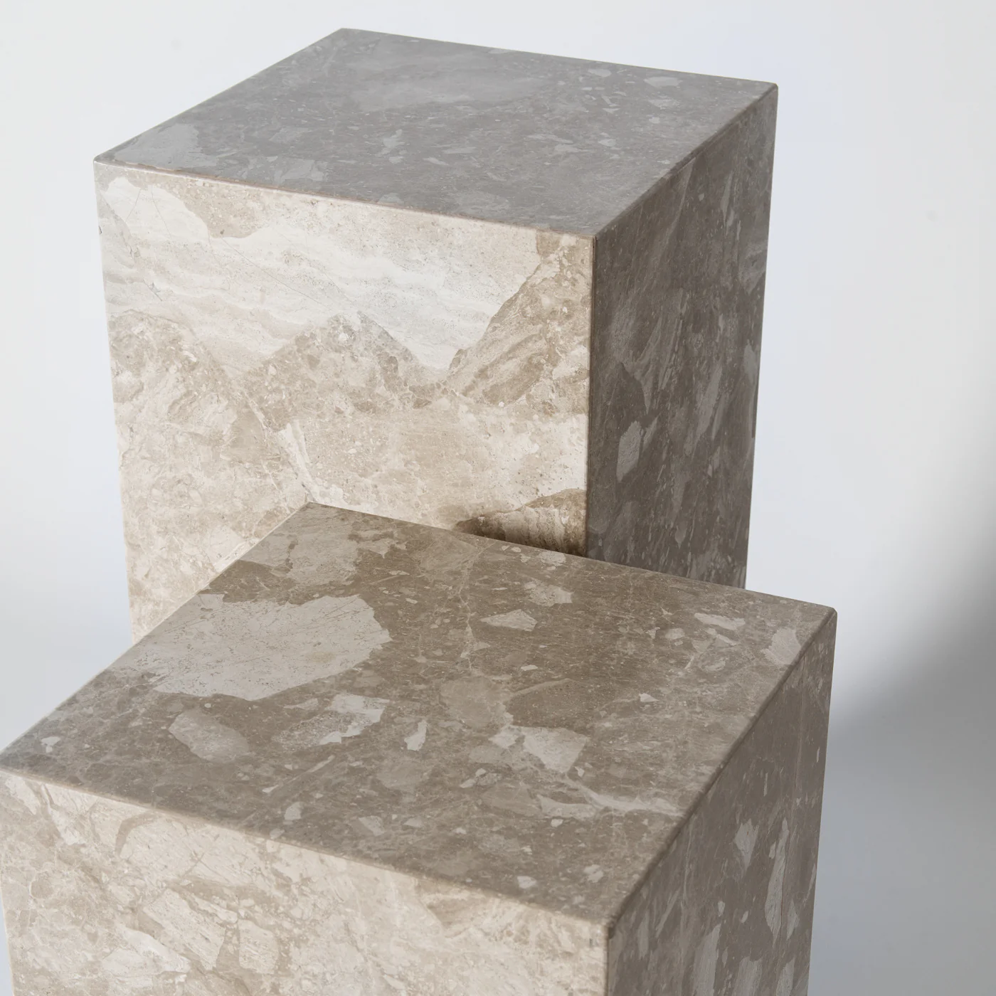 Orbis Marble Plinth - Image 3