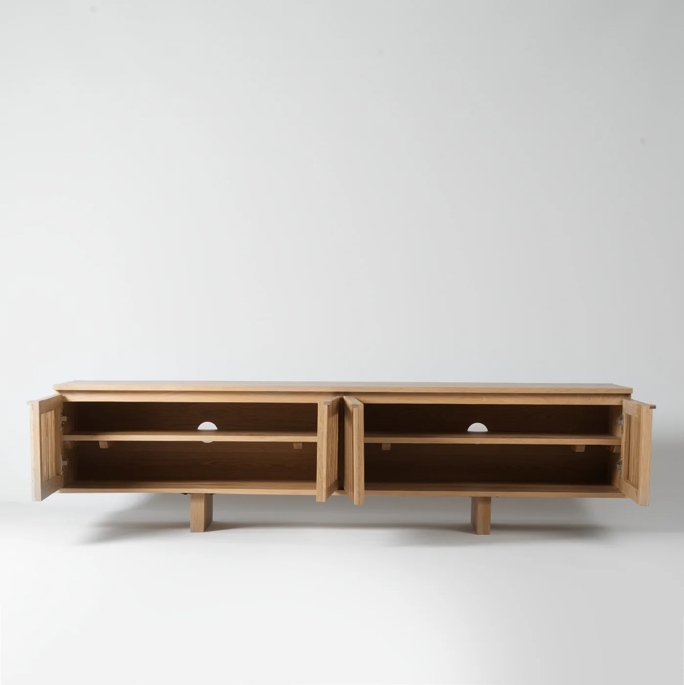 Palea Oak Slatted TV Stand - Image 3