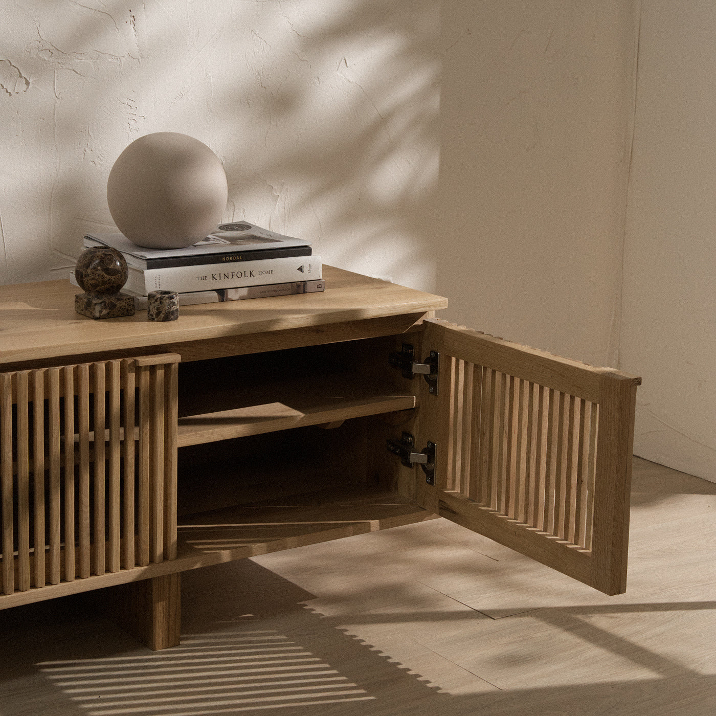 Palea Oak Slatted TV Stand - Image 5