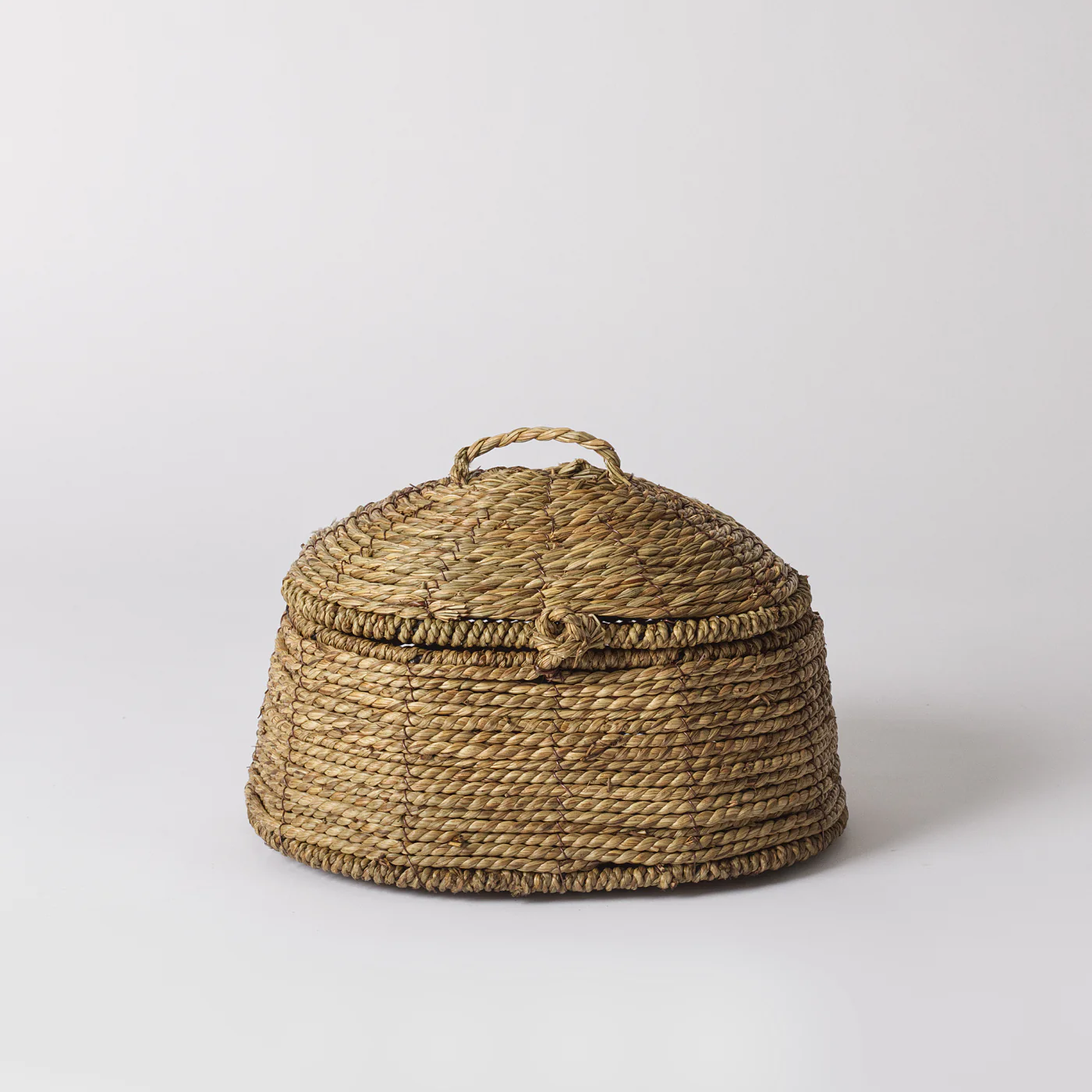 Svea Small Seagrass basket With Lid