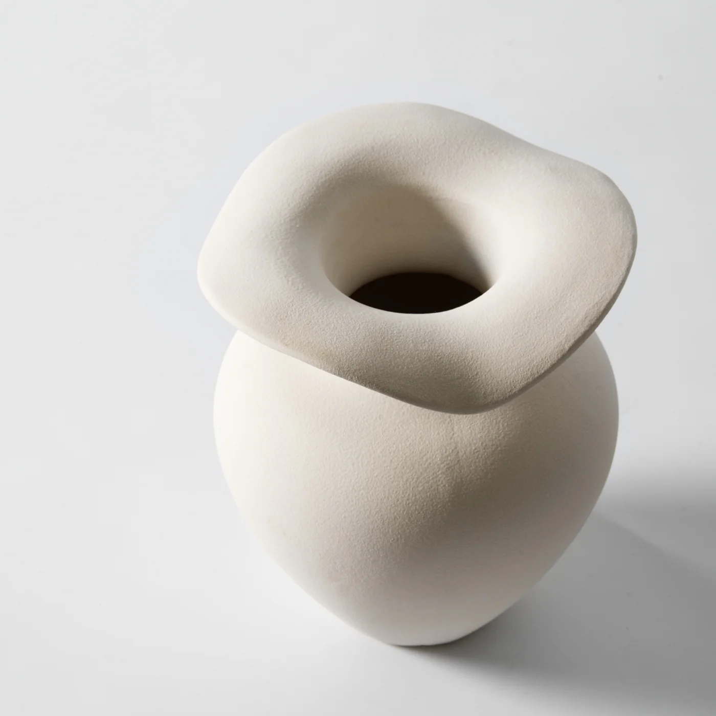 Unari Wavy Vase - Image 3